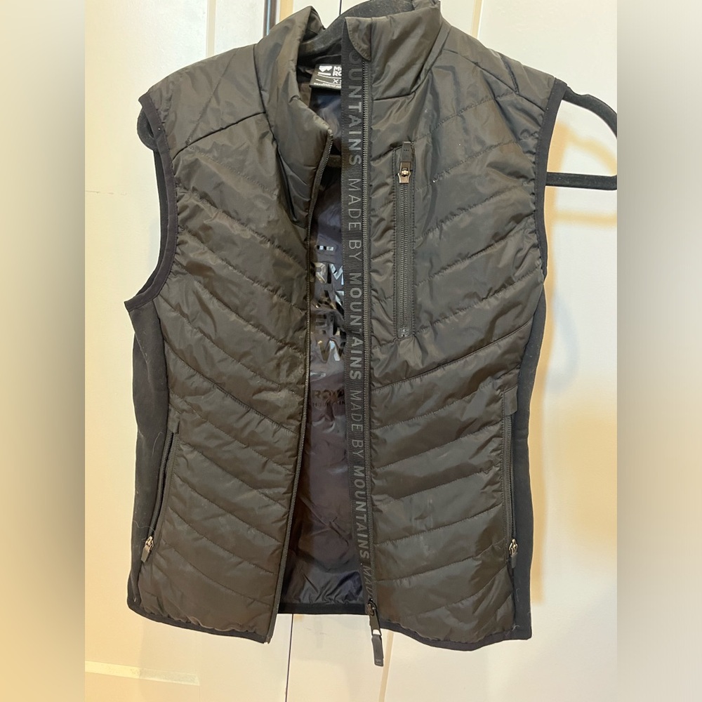 Mons Royale insulated merino black vest women’s XS